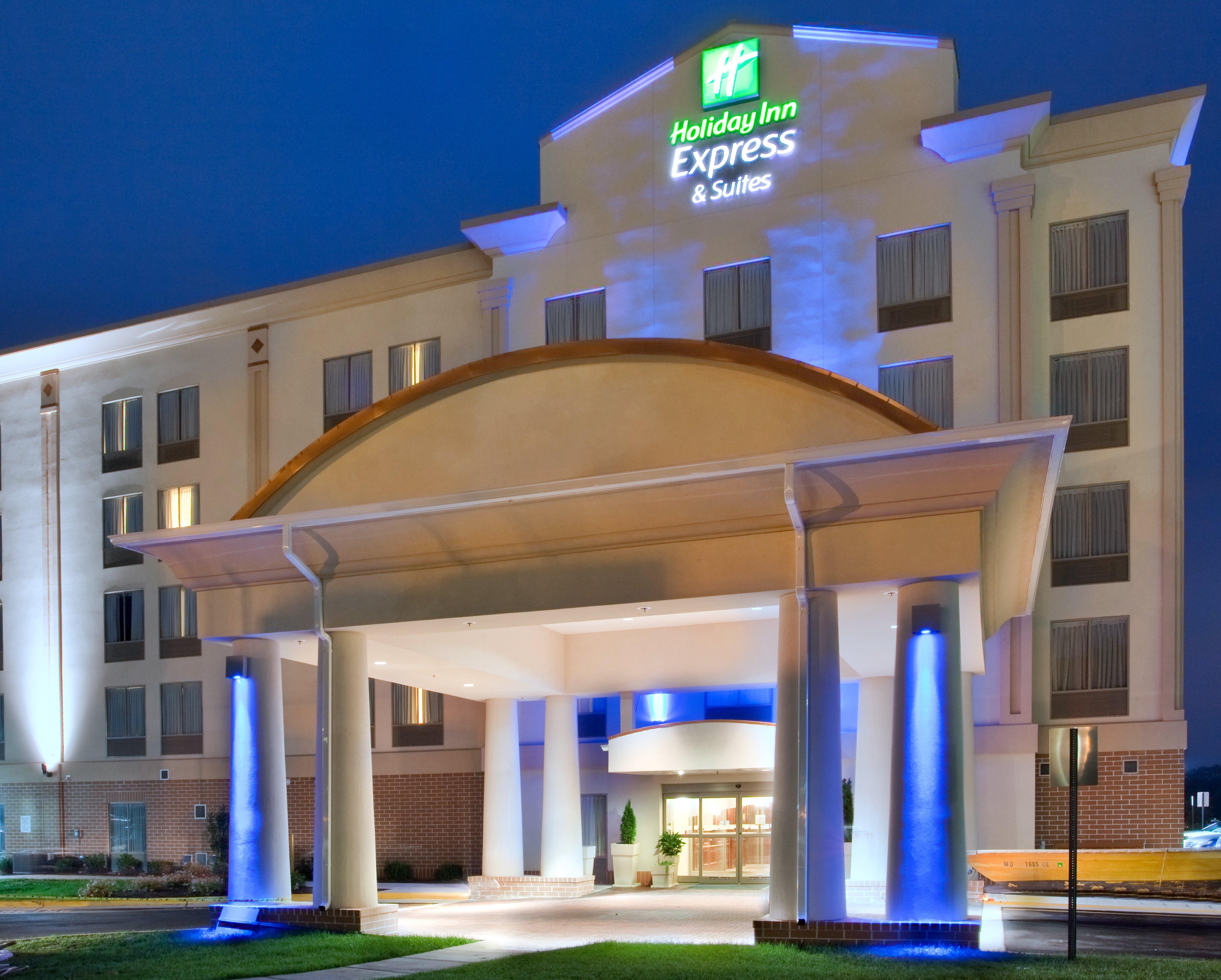 Holiday Inn Express Hotel & Suites Fredericksburg, An Ihg Hotel Exterior foto